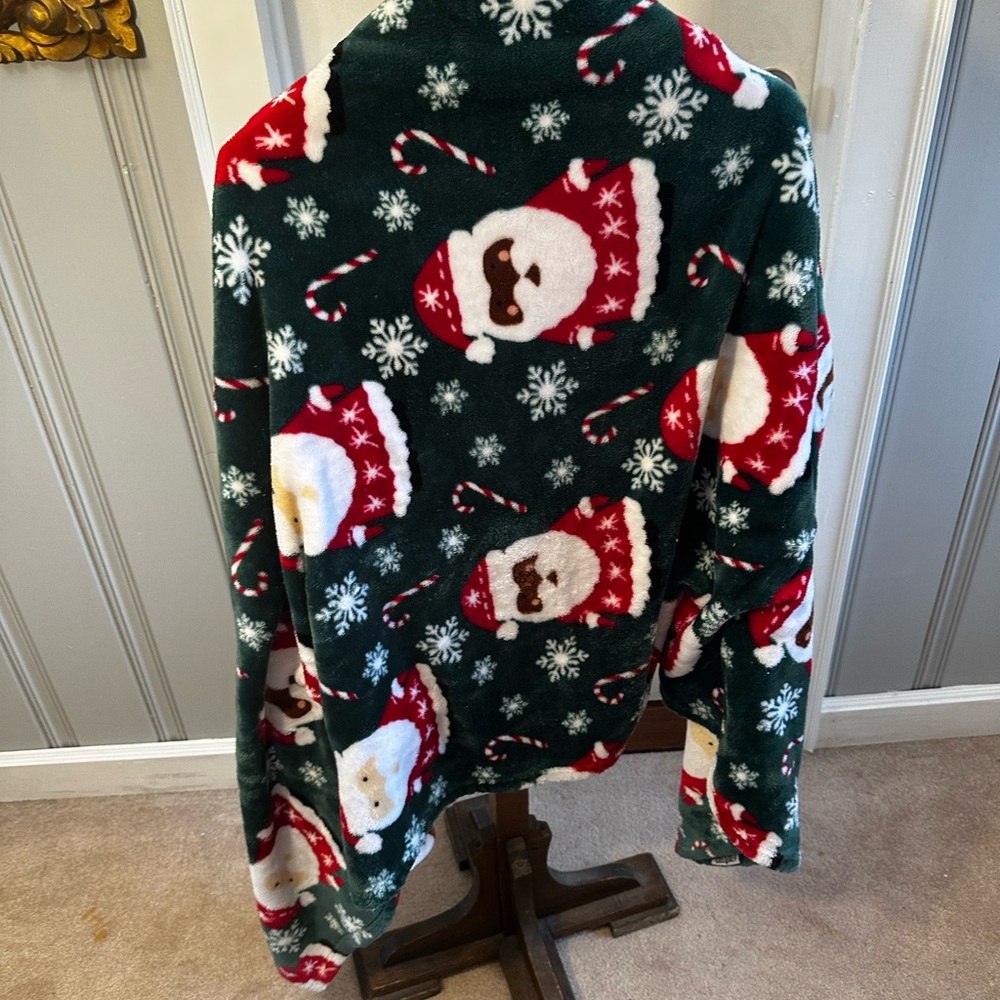 Festive Santa throw - Green, Red, White